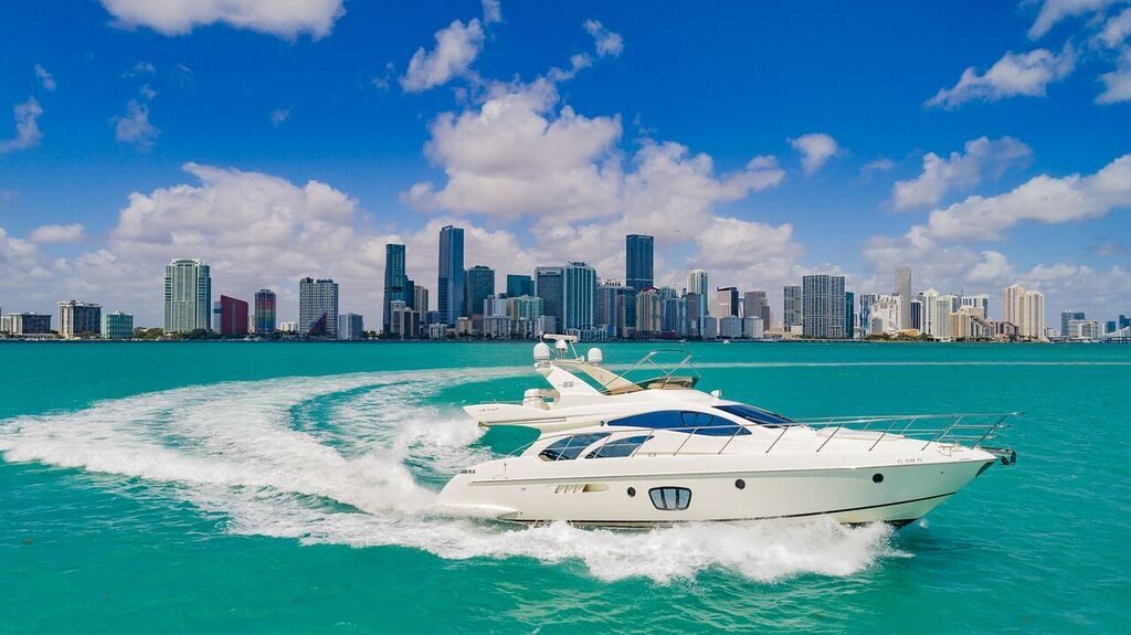 Prime Yacht Rentals Miami - 55′ Azimut Fly + Toys