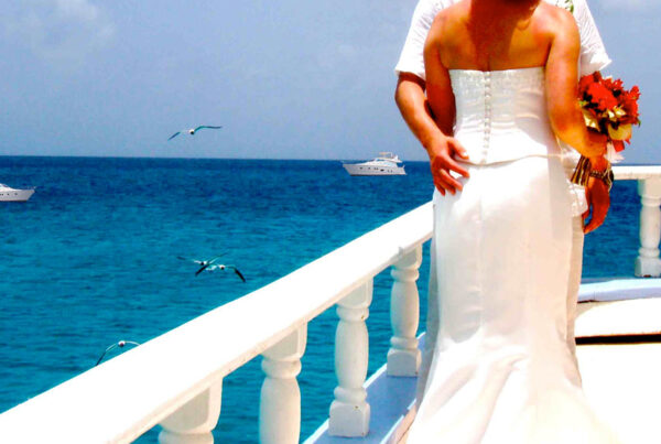 How to plan a perfect wedding on a luxury yacht charter