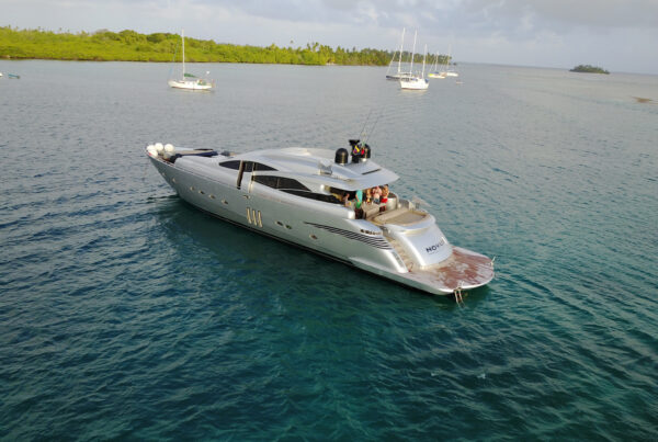 Спортивная яхта Pershing 70
