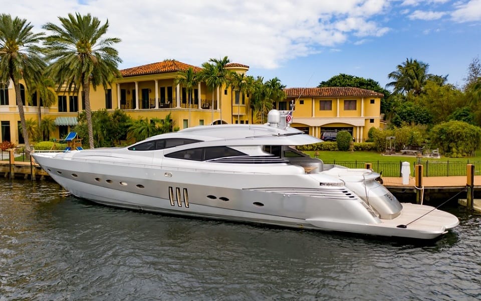 Prime Yacht Rentals Miami - 90′ Pershing