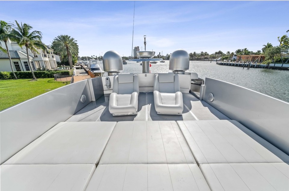 Prime Yacht Rentals Miami - 90′ Pershing