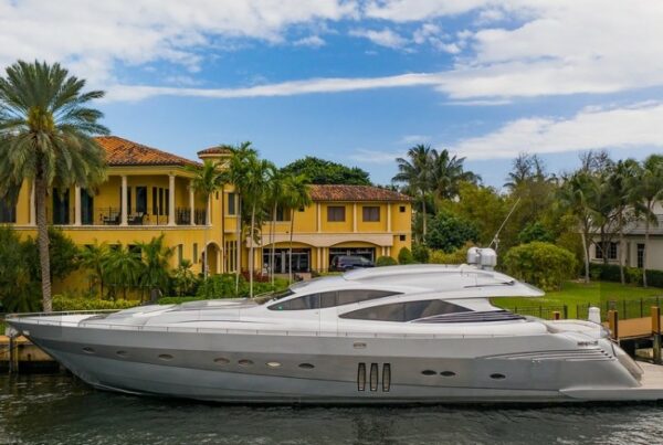 Prime Yacht Rentals Miami - 90′ Pershing