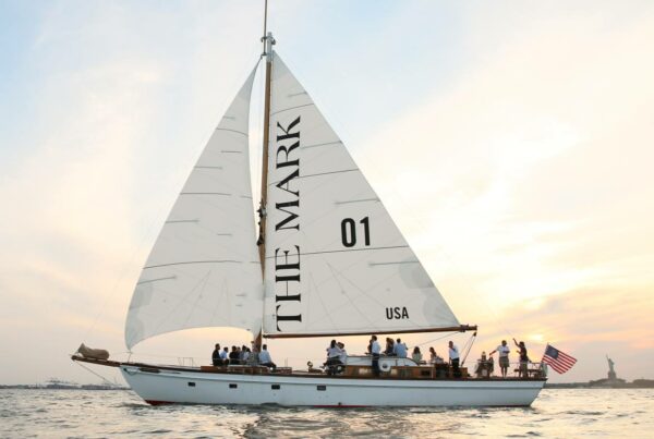 Prime Yacht Rentals Miami - Sail in the Mark Hotel