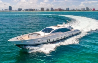 luxury rent a yacht