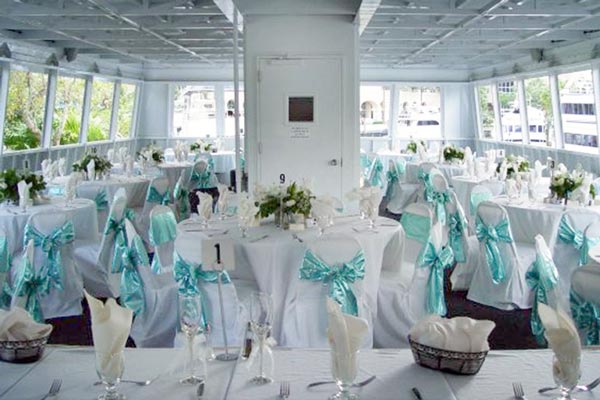 boat-musette-blue-wedding-decoration