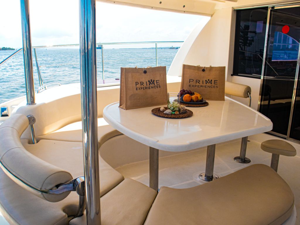 47 Leopard Corporate Yacht Cartagena for rent