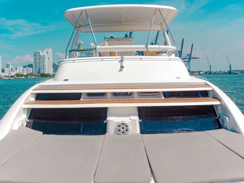 47 Leopard Corporate Yacht Cartagena for rent