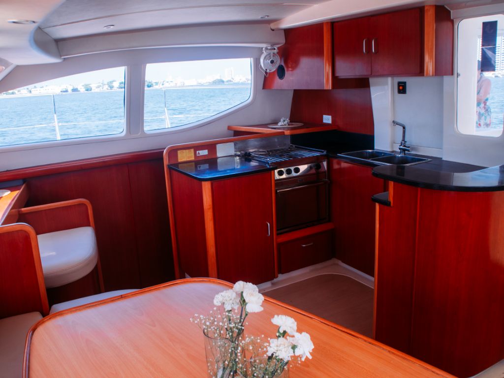 47 Leopard Corporate Yacht Cartagena for rent