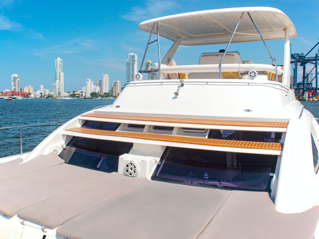 47 Leopard Corporate Yacht Cartagena for rent