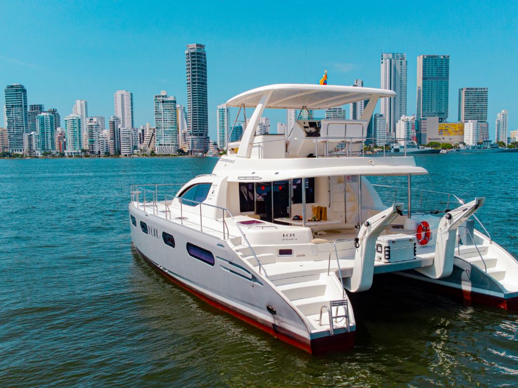 47 Leopard Corporate Yacht Cartagena for rent