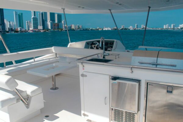 51 Leopard Corporate Yacht Cartagena for rent (5)