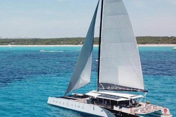 Bona Vida Catamaran Corporate Event Yacht Cartagena (12)