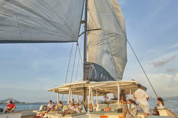 Bona Vida Catamaran Corporate Event Yacht Cartagena (14)