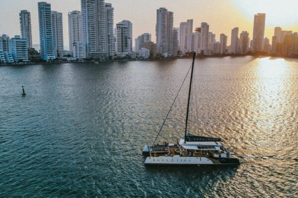Bona Vida Catamaran Corporate Event Yacht Cartagena (9)