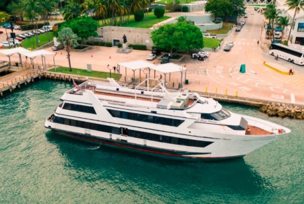 Prime Yacht Rentals Miami - The Royal Lady