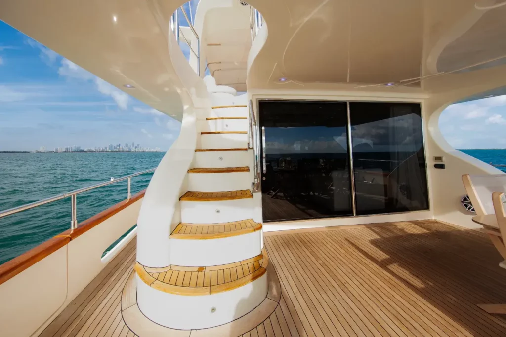 Prime Yacht Rentals Miami - 80′ Azimut Truco II