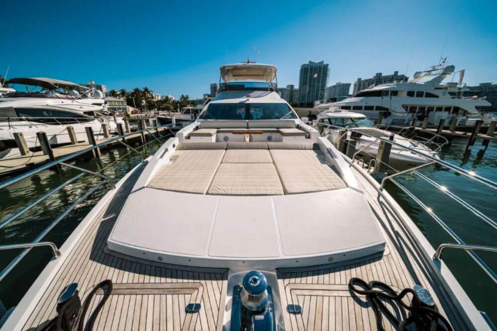 Prime Yacht Rentals Miami - 72′ Azimut