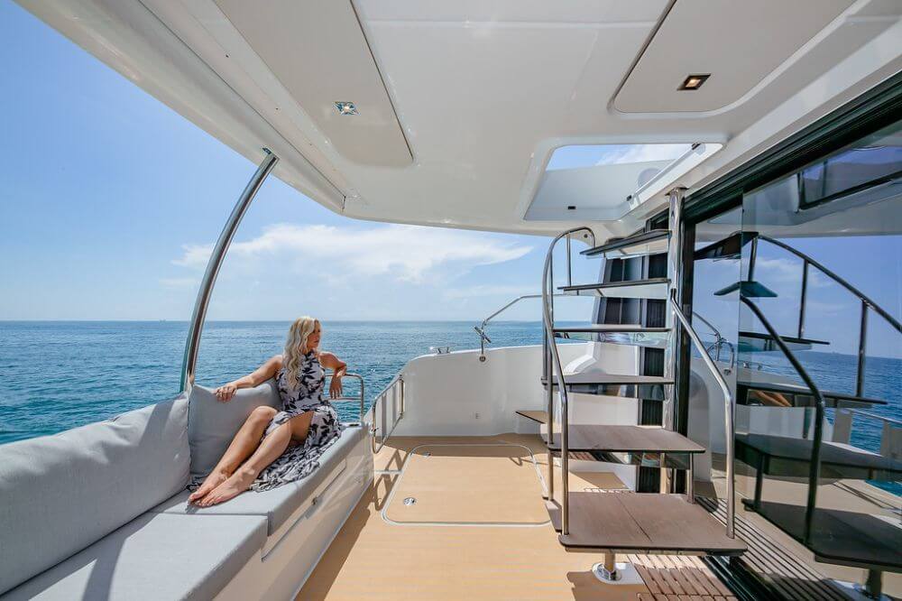 Prime Yacht Rentals Miami - 50′ Azimut Va Bene
