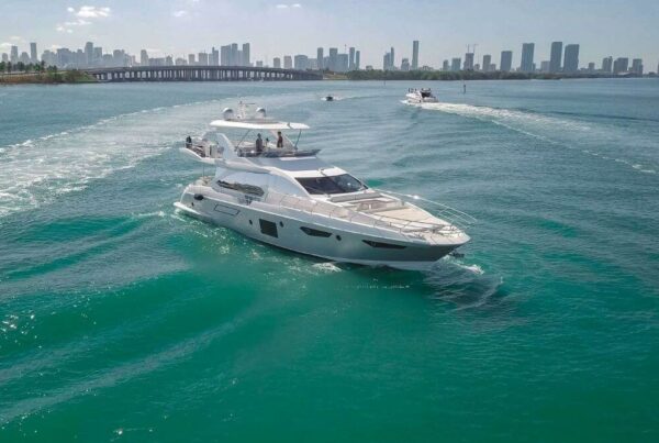 Prime Yacht Rentals Miami - 72′ Azimut